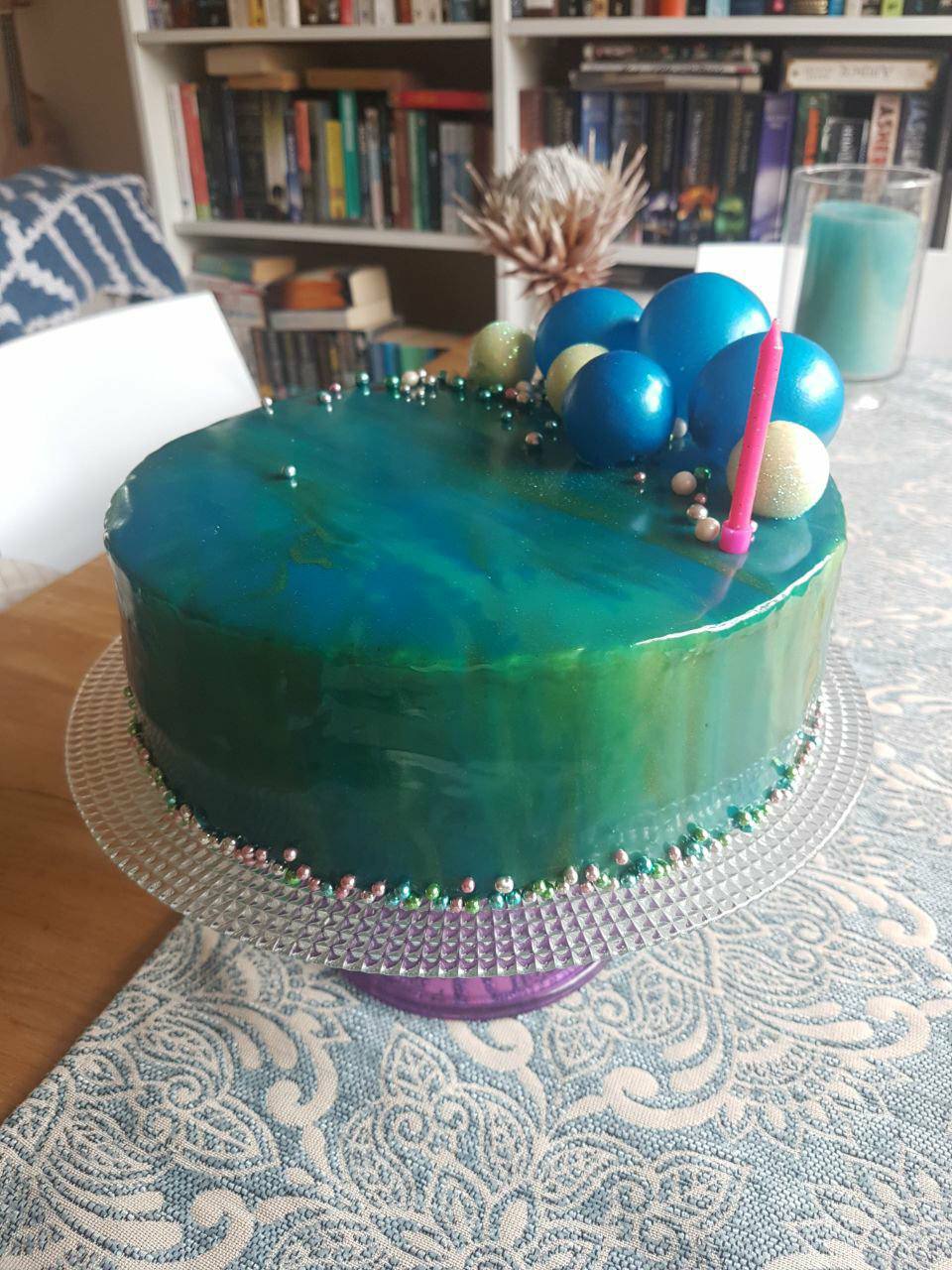 mirrir glaze galaxy cake